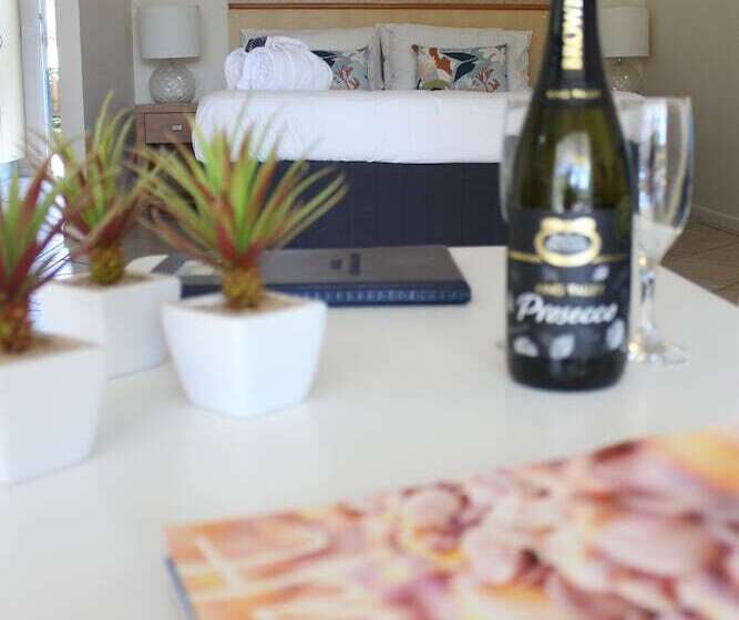 带花园景观的标准工作室, At The Sound Noosa Motel