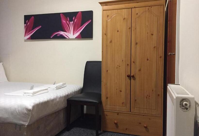 اتاق استاندارد چهار تخته, Fortuna House