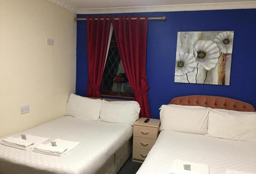 اتاق استاندارد چهار تخته, Fortuna House