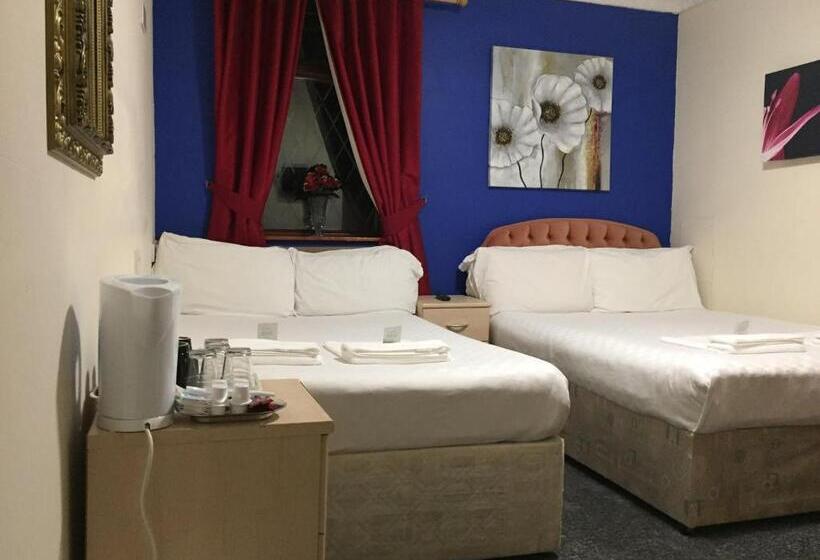 اتاق استاندارد چهار تخته, Fortuna House