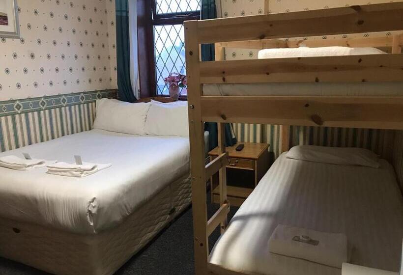 Economy Quadruple Room, Fortuna House