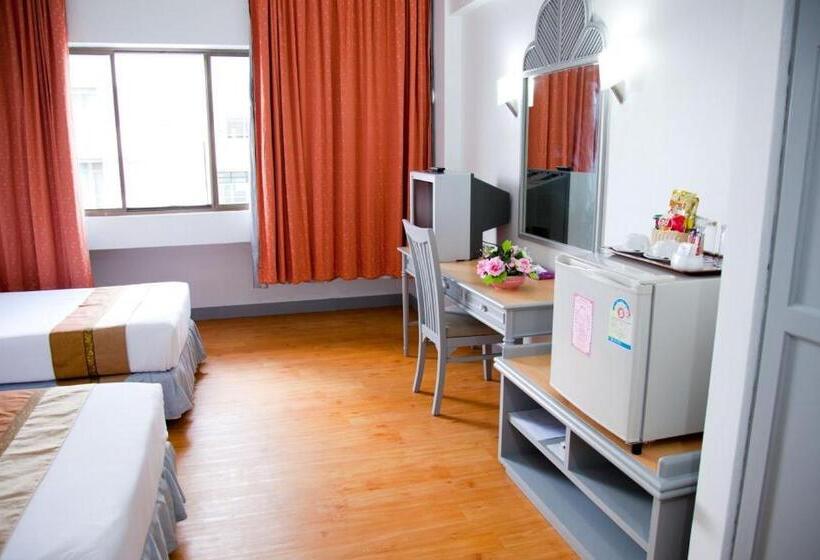 이코노미 룸, Thumrin