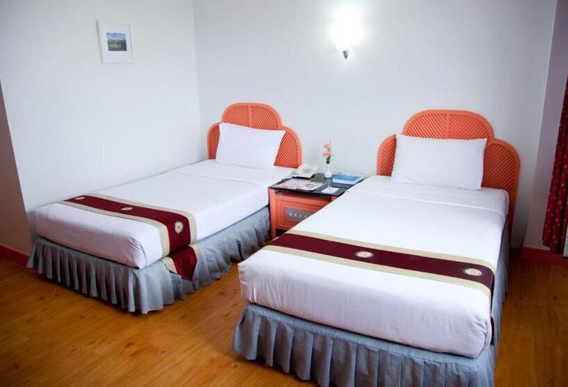 이코노미 룸, Thumrin