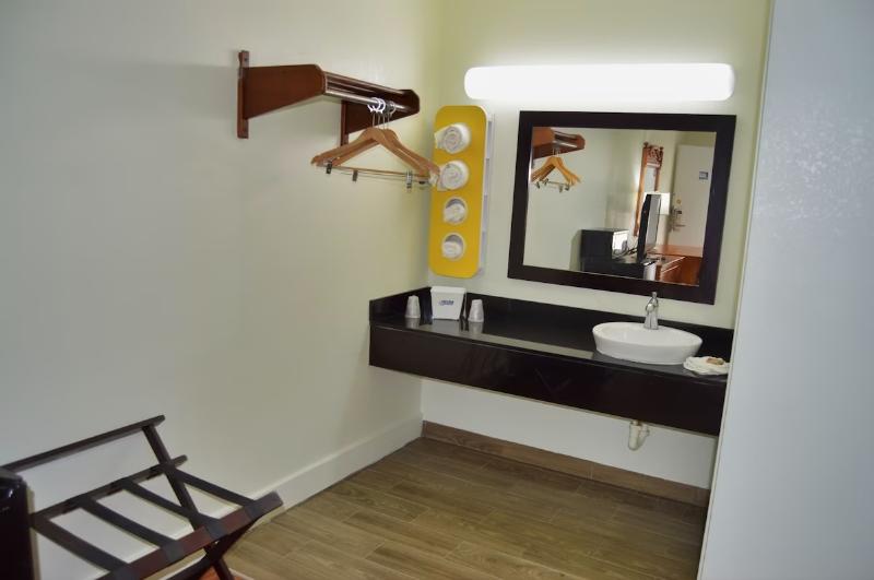 Стандартный Номер Кровать Кинг, Days Inn By Wyndham Hardeeville Near Hilton Head