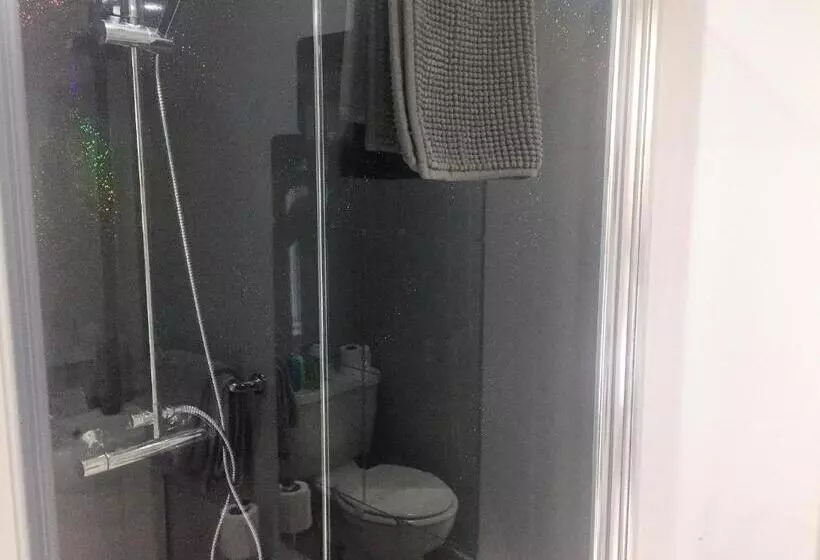Comfort Yhden Hengen Huone, Beechwood Ensuite Guest House