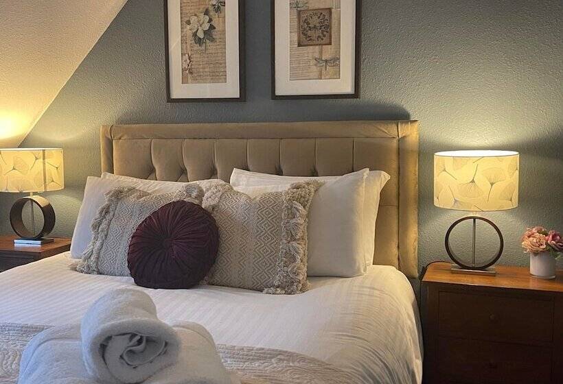 חדר סופריור עם מיטת קינג, Broadlands Adults Only