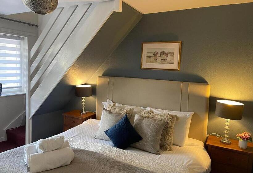 חדר סופריור עם מיטת קינג, Broadlands Adults Only