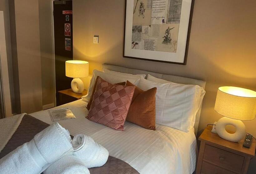 חדר בסיסי, Broadlands Adults Only