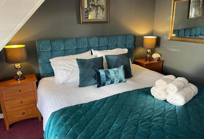 Полулюкс Повышенной Комфортности, Broadlands Adults Only