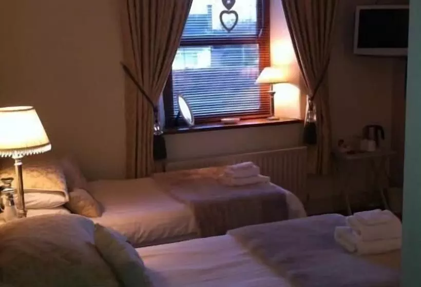 Perhehuone, Moor End House Bed & Breakfast