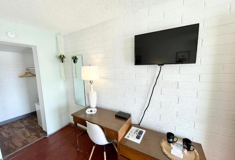 带2个双人床的标准工作室, The Postcard Motel