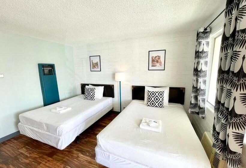 带2个双人床的标准工作室, The Postcard Motel