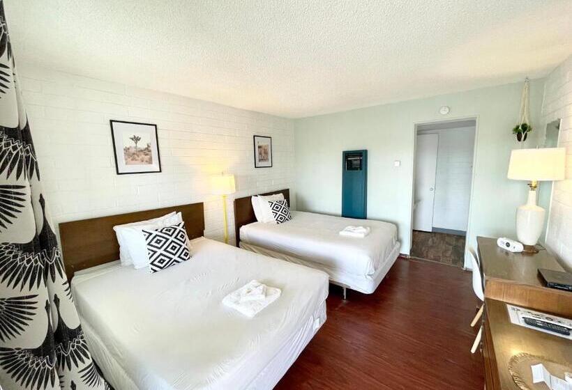 带2个双人床的标准工作室, The Postcard Motel