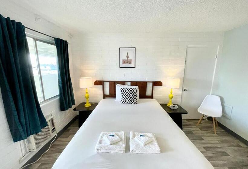 标准间, The Postcard Motel