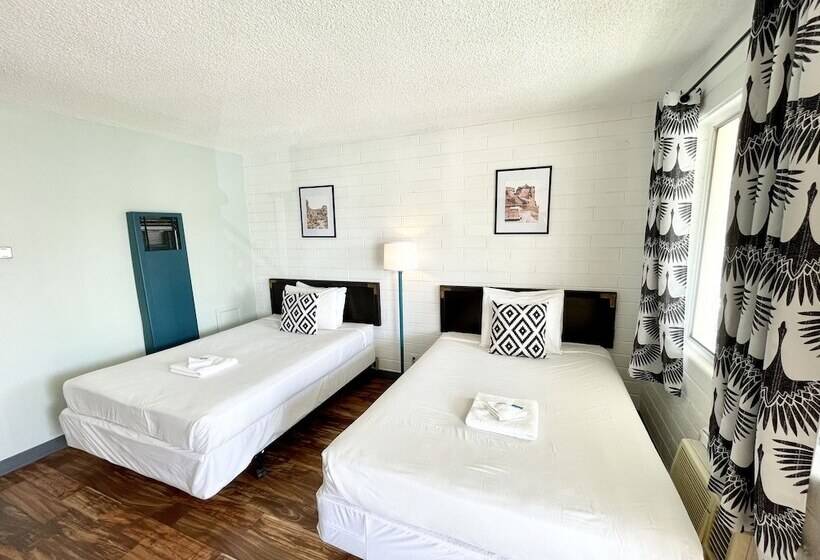 带2个双人床的标准工作室, The Postcard Motel