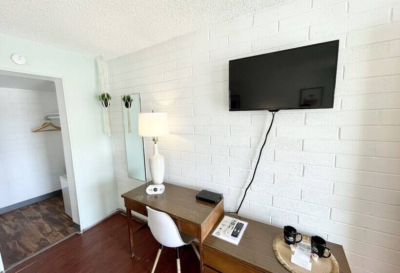 标准间, The Postcard Motel