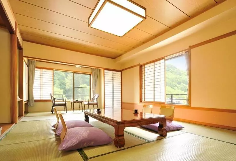 スタンダード４人部屋, Uematsuya