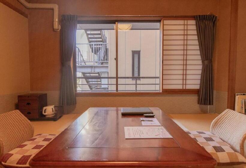 غرفة إقتصادية, Uematsuya