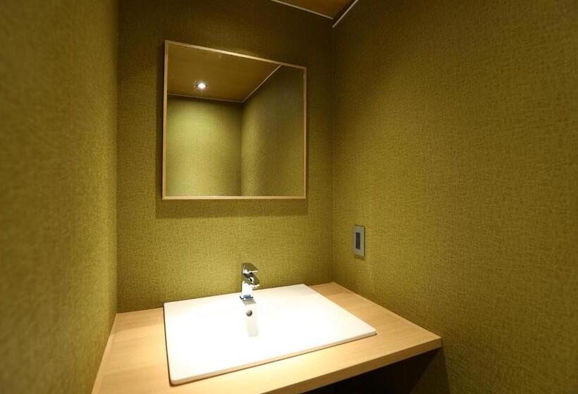 غرفة قياسية, Uematsuya