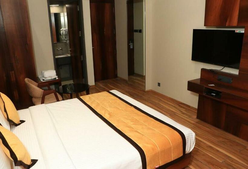 غرفة ديلوكس, Rudra Royals