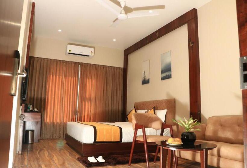 غرفة سوبيريور, Rudra Royals