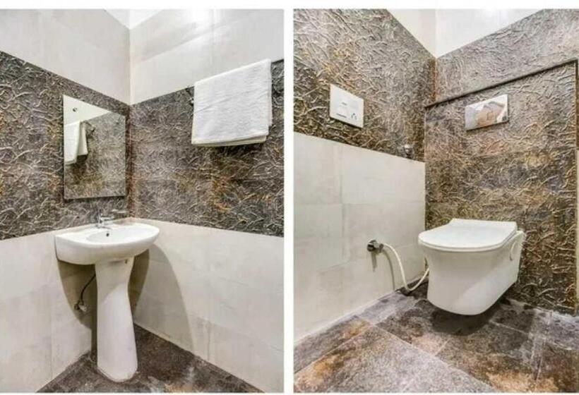 غرفة كلاسيكية ثلاثية, O Triple S