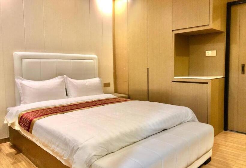 이코노미 룸, Yun Feng