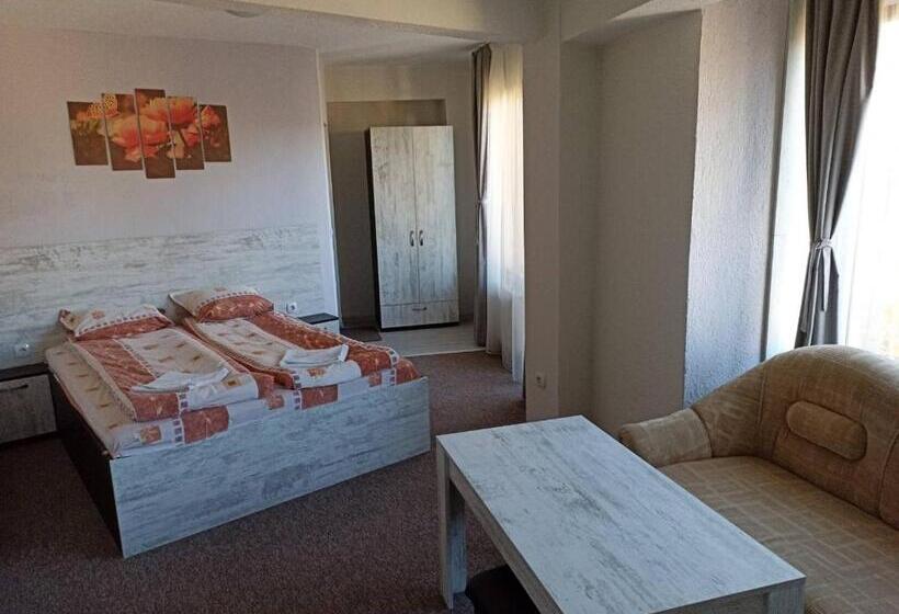 스탠다드 트리플 룸, Petar Guest House