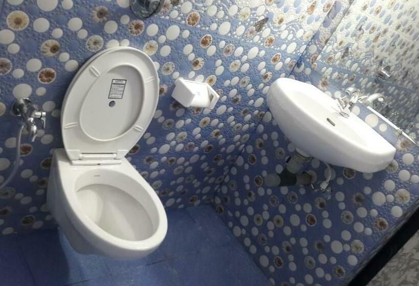 Номер Deluxe, Swati