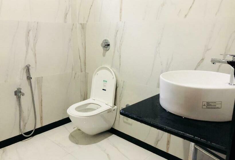 Трехместный Номер Стандарт с Балконом, Swati