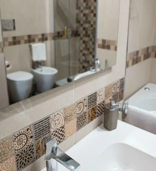 اتاق لوکس چهار تخته, A Due Passi   Guest House