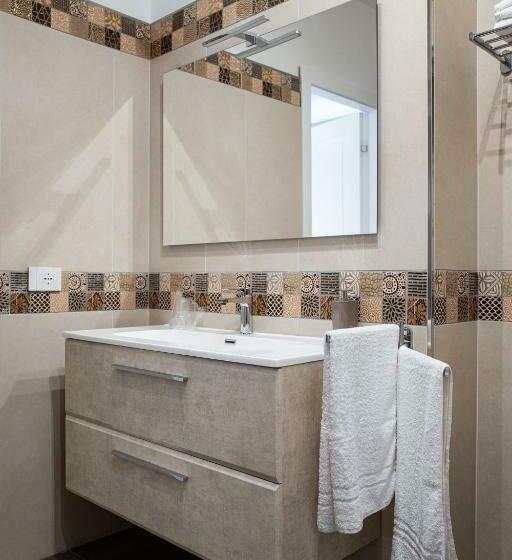 غرفة ديلوكس رباعية, A Due Passi   Guest House