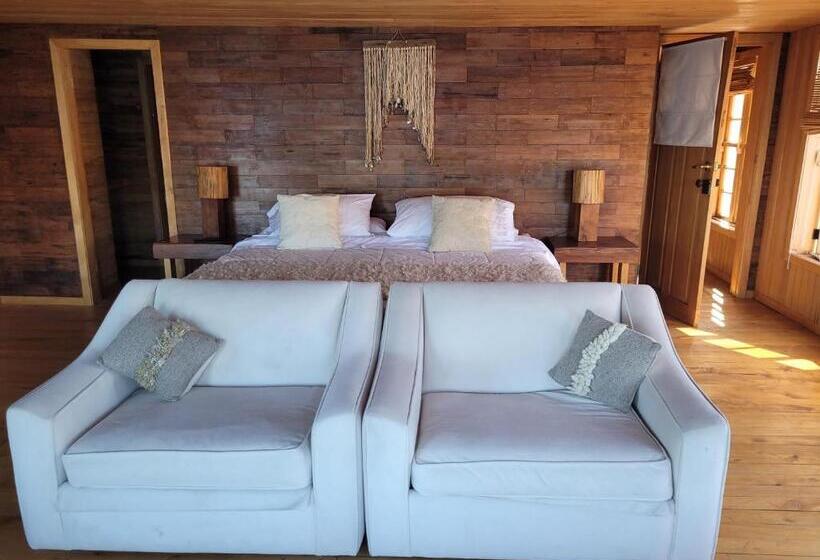 Deluxe Suite King Bed, Alma Chilota