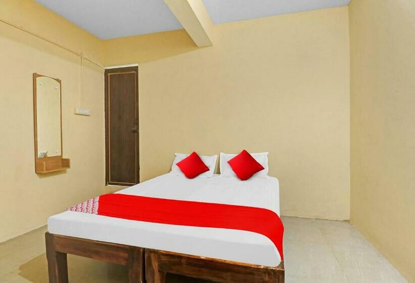 חדר קלאסי לשלושה, Flagship Sri Sai Boarding And Lodging