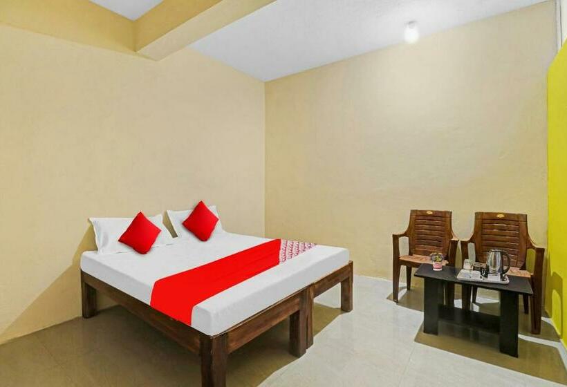 חדר קלאסי לשלושה, Flagship Sri Sai Boarding And Lodging