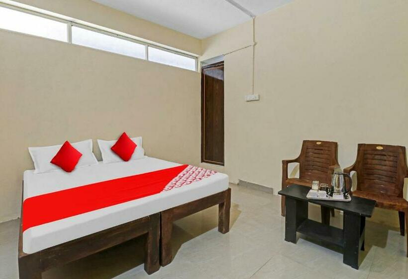 اتاق کلاسیک سه تخته, Flagship Sri Sai Boarding And Lodging