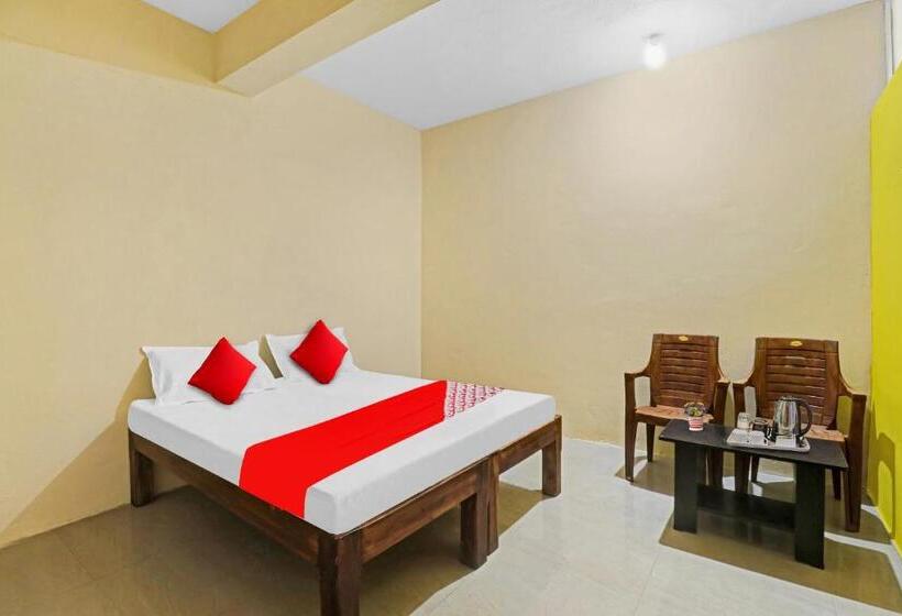 חדר קלאסי לשלושה, Flagship Sri Sai Boarding And Lodging