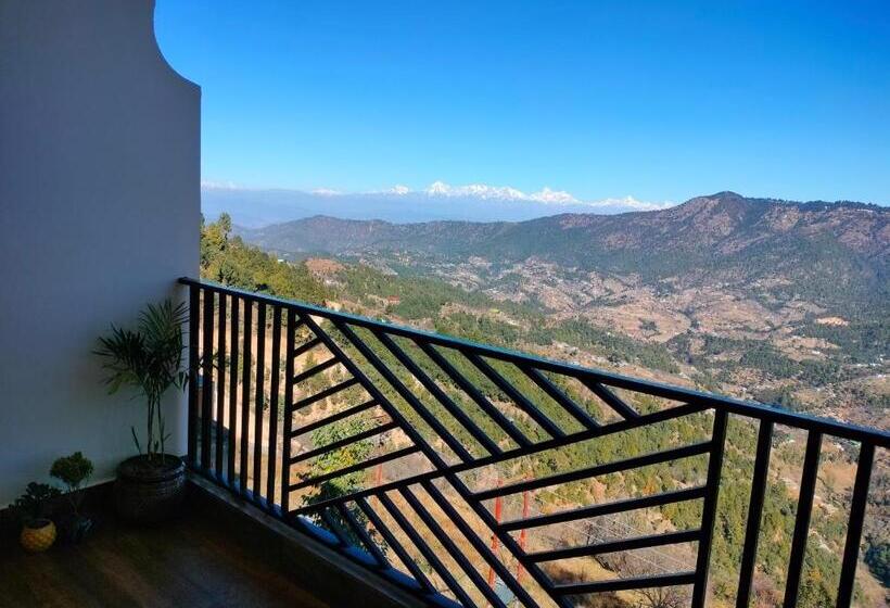 جناح, The White Mountaina