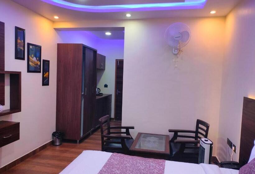 غرفة قياسية, The White Mountaina