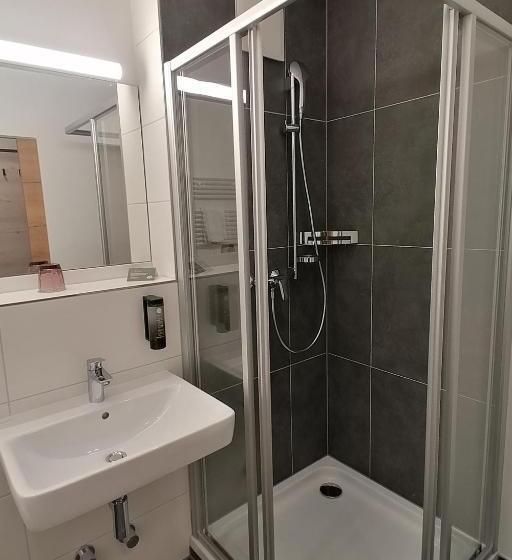 غرفة قياسية فردية, Wild & Bolz Emotel