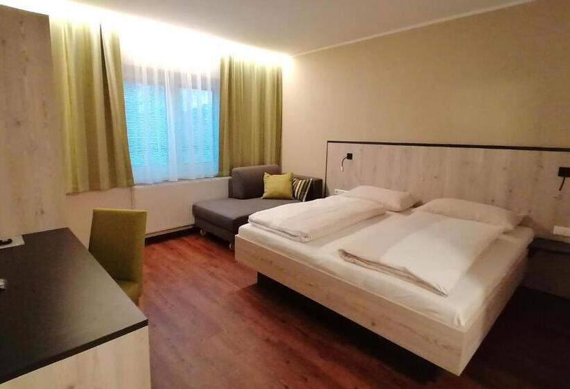 غرفة قياسية, Wild & Bolz Emotel