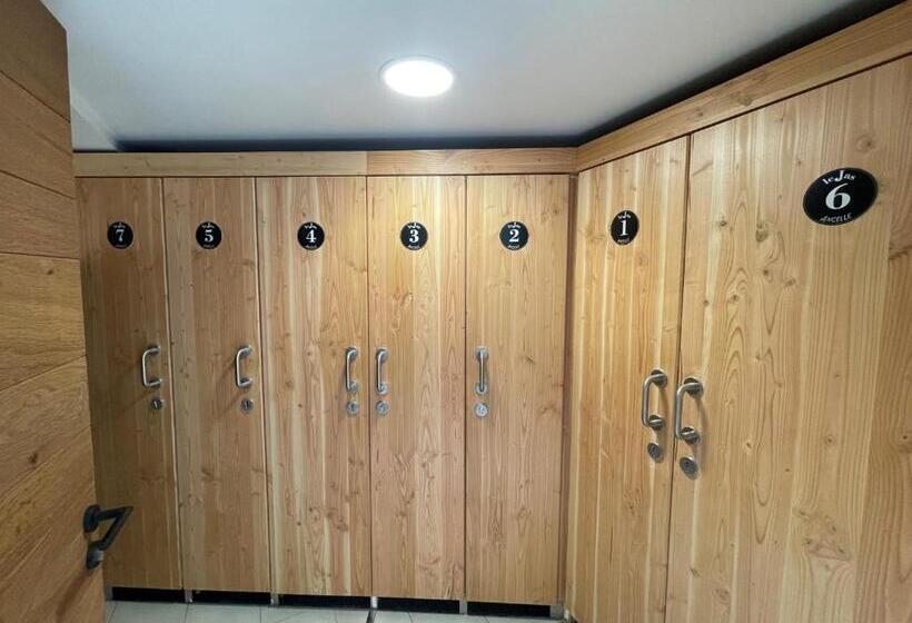 جناح عائلي, Appart Hôtel Le Jas