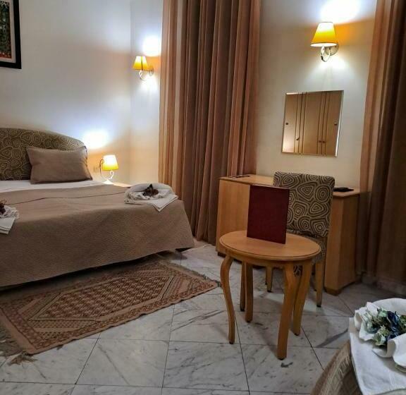 اتاق استاندارد سه نفره, Lafayette