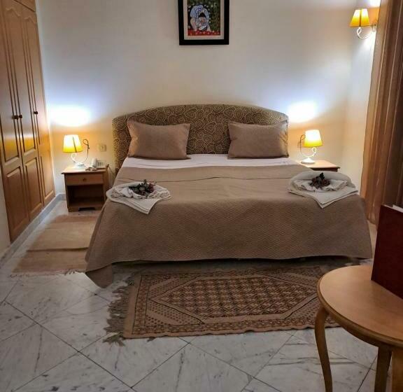 اتاق استاندارد سه نفره, Lafayette