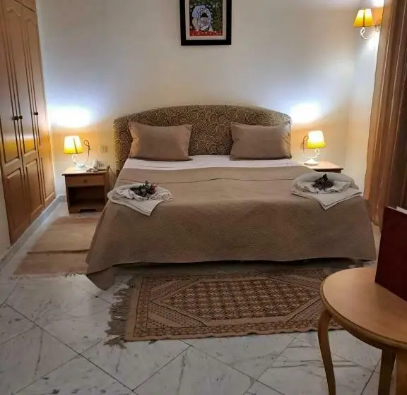 اتاق استاندارد سه نفره, Lafayette