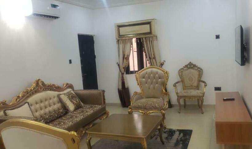 سوییت اجرایی, Kawruky Hotel Benin