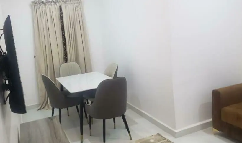 سوییت اجرایی, Kawruky Hotel Benin