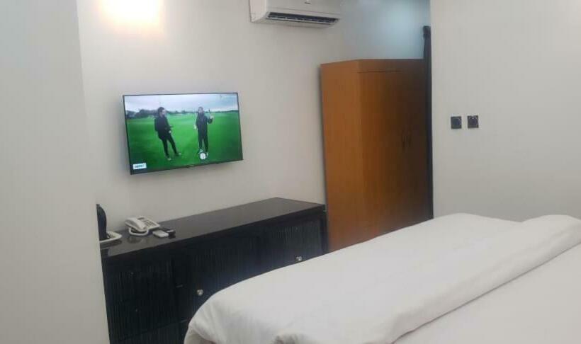 سوییت اجرایی, Kawruky Hotel Benin