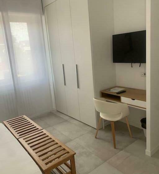 Номер Deluxe, Fuoriorbita