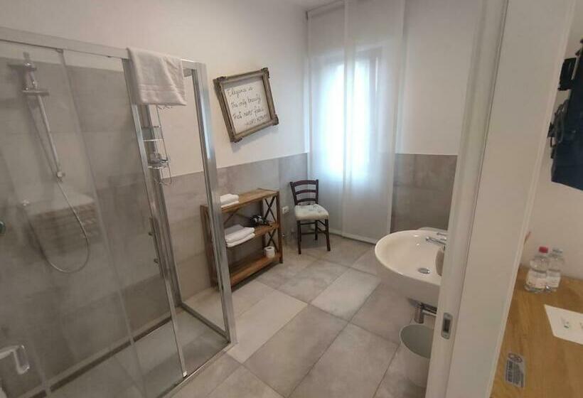 Номер Deluxe, Fuoriorbita